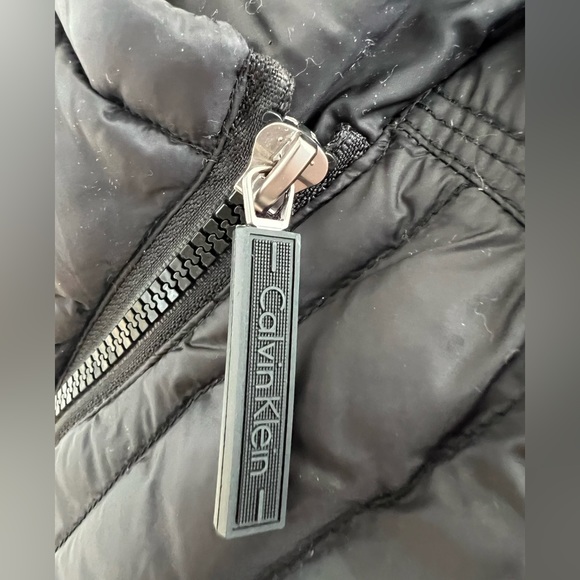 Calvin Klein Performance Down Vest with Asymmetrical Collar Size XS - Picture 6 of 9